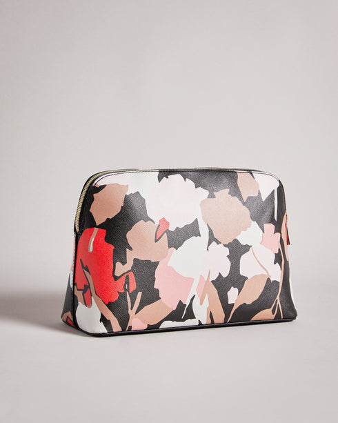 <P><Span Style="Text-Decoration: Underline;">Retro Flood Saffiano Deboss Washbag</Span></P>
<P>‚Ä𬮬´‚Ä𬮬´‚Ä𬮬´It‚Äπ¬...